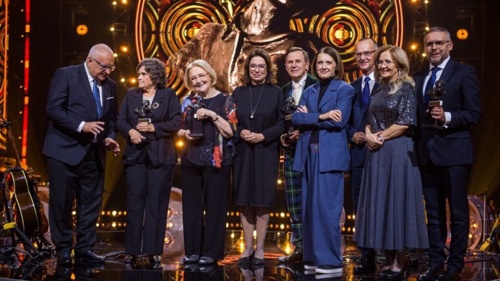 photo_5407005024552346722_y (1)