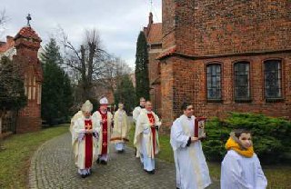 photo_5361954154806899505_m