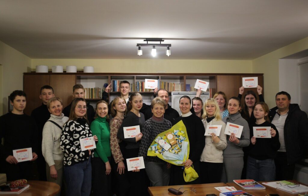 photo_5361954154806899547_y